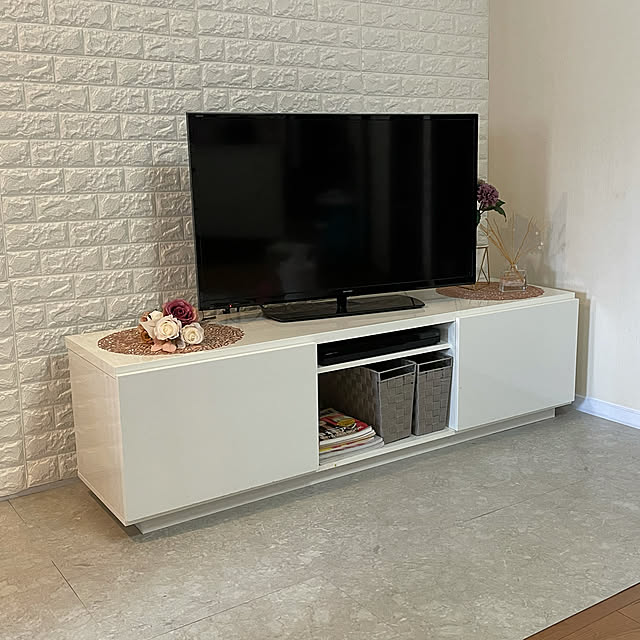 フロアタイル 大理石 置くだけフロアタイル 6畳送料無料 2ケース48枚入り約10m2約6畳 床材 高級感タイル 面材 Diy 接着剤不要 置くだけ 業者いらずフローリングタイル床フローリングマットウッドタイル屋内用 床材diy X貼るだけ施工 屋内用のレビュー クチコミとして