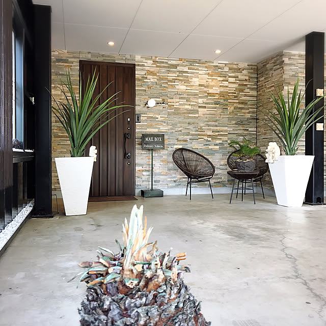 バリ島 プランター 高さ80cm 植木鉢 エクステリア用品ガーデニング 植栽をおしゃれにのレビュー クチコミとして参考になる投稿37枚 Roomclip ルームクリップ