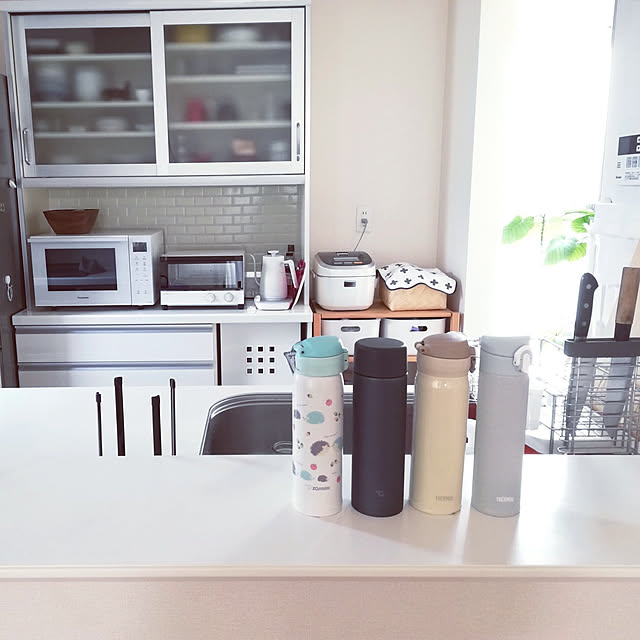 写真付きレビュー 水筒 サーモス Thermos 真空断熱ケータイマグ 400ml ワンタッチ 直飲み キッズ 保温 保冷 マグボトル 魔法瓶 大人 ステンレス マグ スリム シンプル おしゃれ かわいい アウトドア キャンプ 運動会 ピクニック 洗いやすい 子供 保冷ボトル 子供用