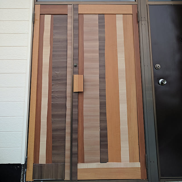 モールディング 壁 シール 家具 Diy クッションモールディング 腰壁 リメイク 装飾 見切り材 廻り縁 クラウン 壁面装飾 パネルモード 腰見切り チェアレール ドア回り ケーシング 巾木 壁紙シール ウォールステッカーのレビュー クチコミとして参考になる投稿4枚