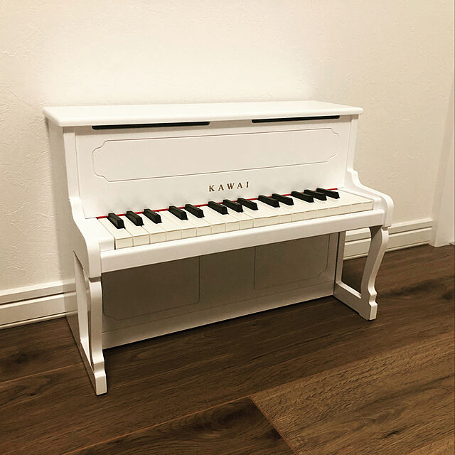 【写真付きレビュー】【送料無料】カワイ ミニピアノ アップライト型 ホワイト 白 1152 河合楽器（KAWAI）の通販商品&口コミ情報