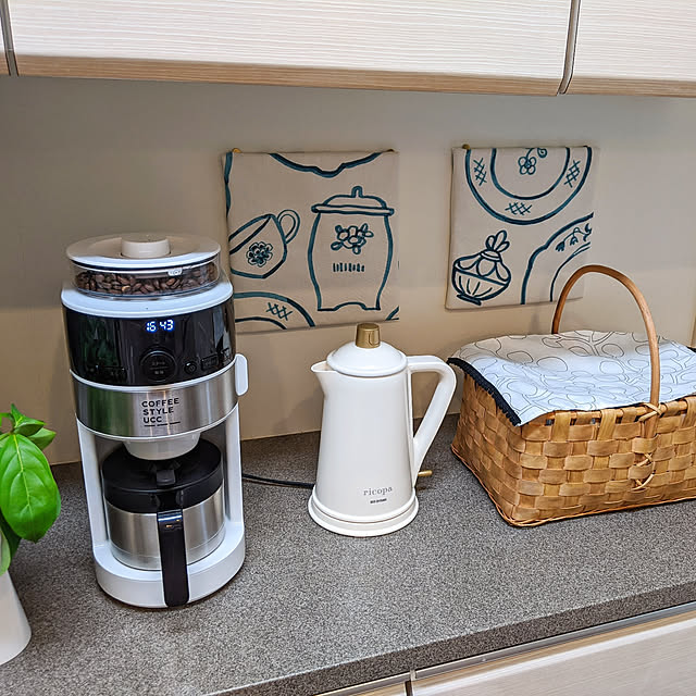 ケトル おしゃれ 電気ケトル アイリスオーヤマ 電気ポット 電気やかん 北欧 レトロ かわいい 800ml 湯沸かし器 湯沸し器 湯沸かしポット コーヒーポット 空だき防止 コードレス Ricopa リコパ りこぱ 送料無料 Ike R800のレビュー クチコミとして参考になる投稿18枚 ケトル おしゃれ 電気ケトル アイリスオーヤマ 電気ポット 電気やかん 北欧 レトロ かわいい 800ml 湯沸かし器 湯沸し器 湯沸かしポット コーヒーポット 空だき防止 コードレス Ricopa リコパ りこぱ 送料無料 Ike R800のレビュー クチコミとして参考になる投稿18枚