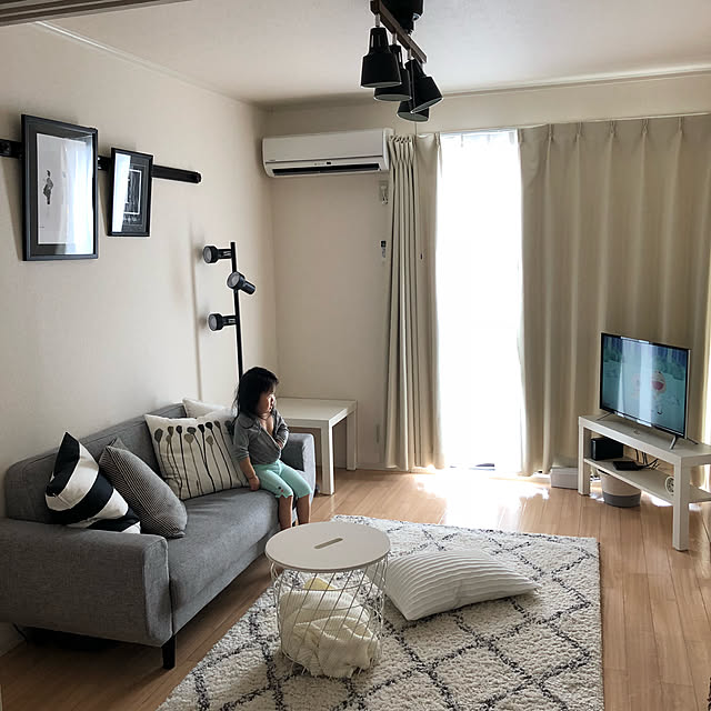 写真付きレビュー シーリングライト 照明 おしゃれ 照明器具 ライト リビング キッチン 間接照明 北欧 スポットライト Led 対応 かわいい 6畳 8畳 天井照明 リビング用 居間用 ダイニング用 食卓用 白 ホワイト 子供部屋 モダン 4灯シーリングライト Manis マニス の