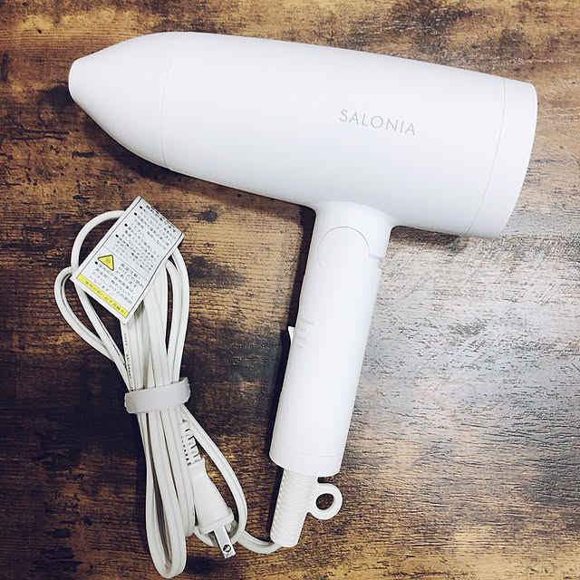 P5倍 11 29 14 59まで 公式店 Salonia ドライヤー サロニア 秋冬限定カラー登場 スピーディーイオンドライヤー 送料無料 1年保証 大風量 軽量 速乾 コンパクト グリーン レッド ブラック ホワイト グレー ヘアドライヤーのレビュー クチコミとして参考になる投稿23