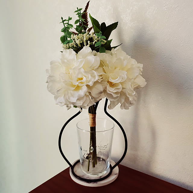 マグネット 花瓶 フラワーベース おしゃれ ワイヤーベース 試験管 Stable Wire Gold Matドライフラワー インテリア フラワースタンド 一輪挿しのレビュー 口コミとして参考になる投稿1枚 Roomclip ルームクリップ