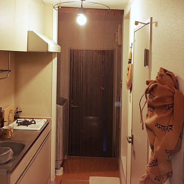 ひものれん のれん 暖簾 スクリーン 紐のれん 白 黒 茶 ベージュ ホワイト ブラック ブラウン おしゃれ かわいい 2サイズ 仕切り 間仕切り 和風 ロング ロング丈 無地 玄関 リビング お風呂 日本製 居酒屋 フック付き 目隠し 部屋 紐暖簾 モダン