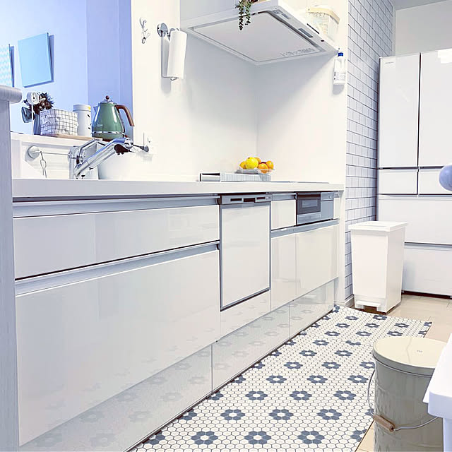 Keyuca公式店 ケユカ Perife キッチンペーパーハンガー キッチンペーパーホルダー 吸盤 壁用 台所用品 キッチン用品 おしゃれ オシャレ シンプル 引越し祝い プレゼント キッチンペーパー ホルダー キッチン ペーパーホルダー 収納 壁掛け キッチングッズ キッチンツール