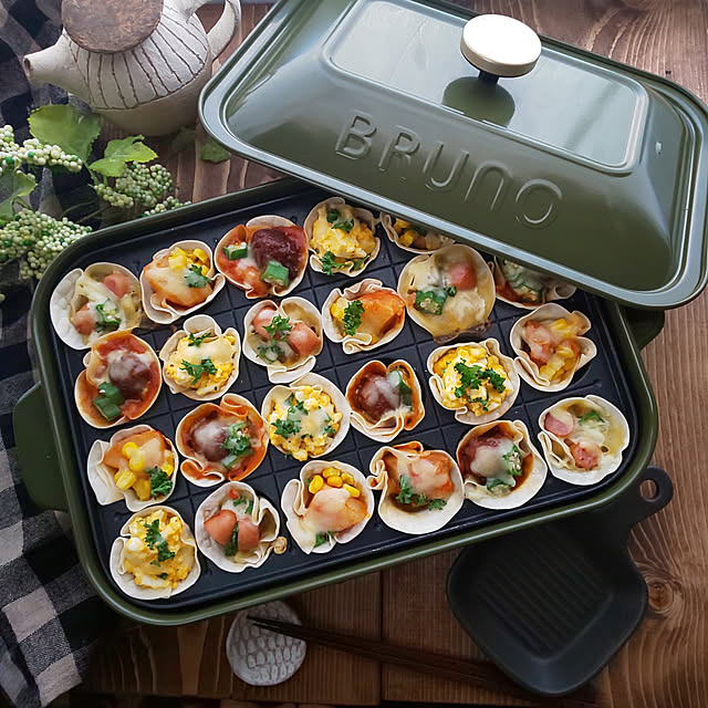 レシピ本プレゼント Bruno コンパクトホットプレート ブルーノ たこ焼き器 ホットプレート 北欧 おしゃれ レトロ 新婚 結婚祝い 引っ越し祝い プレート 調理家電 キッチン家電 一人用 鍋 焼肉 かわいい ギフト 新生活 誕生日 時短 のレビュー クチコミとして参考に