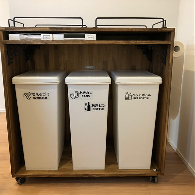 ゴミ箱 45l スライドペール 無地 ふた付き 45リットル 45l スリム スライド蓋 ごみ箱 キッチン 分別 ダストボックス 縦型 蓋つき キャスター付き 袋止め付き シンプル おしゃれ のレビュー クチコミとして参考になる投稿4枚