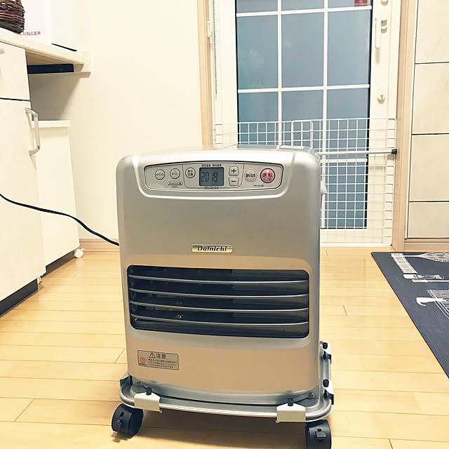 キャスター付きで移動がらくらく ファンヒーターキャリーのレビュー クチコミとして参考になる投稿2枚 Roomclip Item キャスター付きで移動がらくらく ファンヒーターキャリーのレビュー クチコミとして参考になる投稿2枚 Roomclip Item