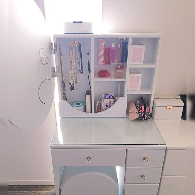 ドレッサー 一面鏡 可愛い 完成品 1面ドレッサー 一面ドレッサー おしゃれ 鏡台 姫系 1面鏡 シンプル 収納 鏡面 化粧台 1面鏡台 メイク台 エナメル塗装 トップガラス 引き出し フェミニン ホワイト 白 ブラック 黒 ピンク 女優ミラー W60 送料無料のレビュー クチコミ