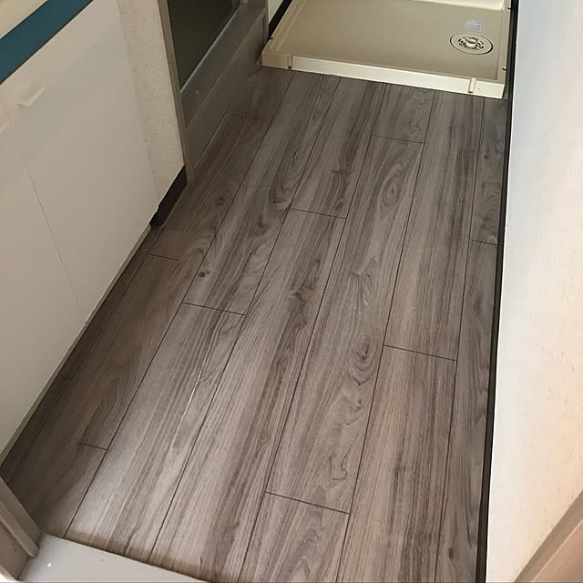 フローリング 傷防止 シールタイプ 木目 フロアシート ウッド 貼るだけ簡単 キズ防止 汚れ防止 Reform Floor Sheet リメイクシール リフォーム 床ステッカー フローリングシートのレビュー クチコミとして参考になる投稿2枚 Roomclip ルームクリップ フローリング 傷防止 シールタイプ 木目 フロアシート ウッド 貼るだけ簡単 キズ防止 汚れ防止 Reform Floor Sheet リメイクシール リフォーム 床ステッカー フローリングシートのレビュー クチコミとして参考になる投稿2枚 Roomclip ルームクリップ
