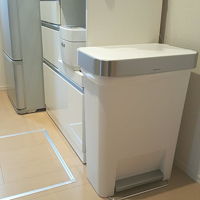 シンプルヒューマン ゴミ箱 45リットル Simplehuman ペダル 大容量 ラウンド 45l ギフト ダストボックス スリム オフィス ステンレス おしゃれ ふた付き 蓋つき ごみ箱 袋見えない 45l スリムステップダストボックス Cw44 正規店 大型 キッチン