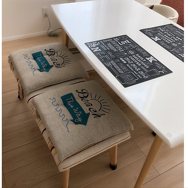 ニトリダイニングテーブルホワイト（Nイーニー）