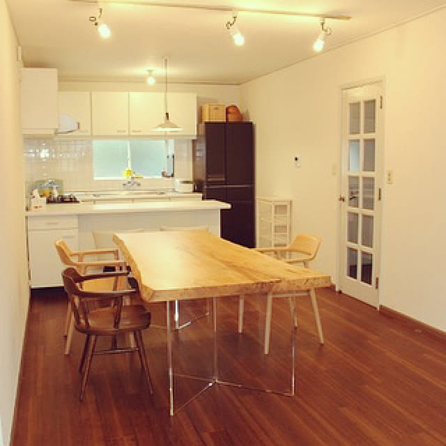 メープル 一枚板ダイニングテーブル ダイニングテーブル 一枚板 アクリル などのインテリア実例 19 08 31 17 32 13 Roomclip ルームクリップ