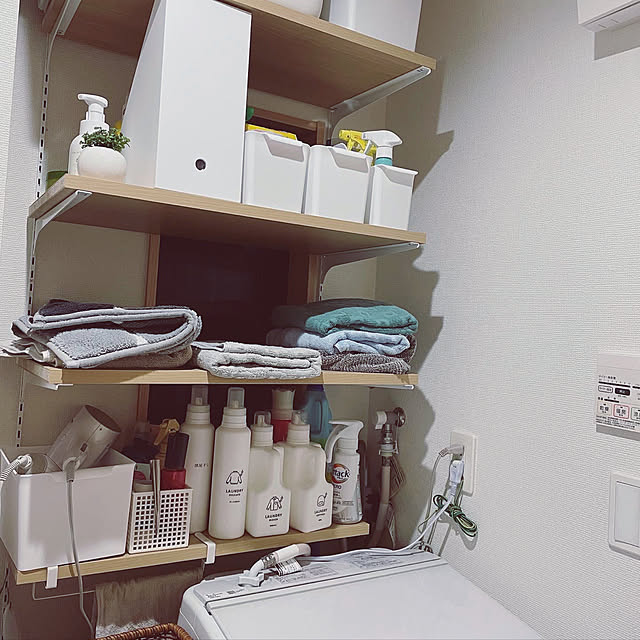 送料無料 詰め替えボトル 洗濯用洗剤 イレモノ ランドリー 3本セット 詰め替えボトル 柔軟剤 ディスペンサー ボトル ディスペンサー 白 ソープボトル 詰め替え用 洗濯洗剤 おしゃれ シンプル 液体洗剤 あす楽 のレビュー クチコミとして参考になる投稿4枚