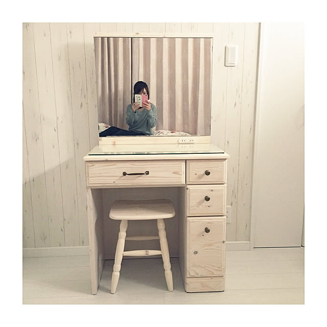 新生活応援 お得なタイムsale開催 驚得クーポンも配布中 11日8 59迄 ドレッサー 可愛い 白 おしゃれ 完成品 収納 ホワイト 姫系 かわいい ブラウン 茶 ナチュラル フレンチ カントリー 北欧 1面 一面 鏡台 化粧台 鏡 ミラー 送料無料のレビュー クチコミとして