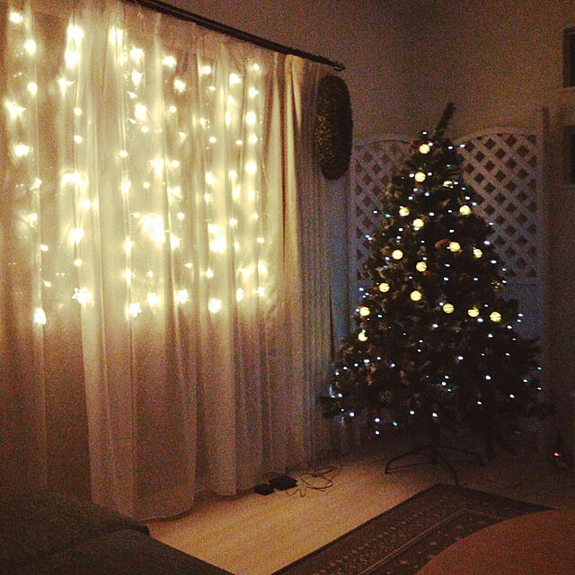 YINUO LIGHT イルミネーションLEDライト カーテンライト 星形飾り クリスマス イルミネーション 1.8x1.2m 100連 8点滅モデル  防水仕様 省エネルギー 「ウォームホワイト」のレビュー・クチコミとして参考になる投稿1枚 | RoomClipショッピング