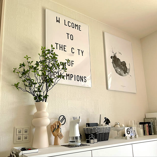 写真付きレビュー Playtype アルファベット ポスター アートプリント 50 70cm Caledonia Jane Welcome To The City Of Champions 北欧 デンマーク おしゃれフォント 英字 モダンアート イラスト インテリア おしゃれ 壁掛け 絵画 パネル モダン モノクロ モノトーン