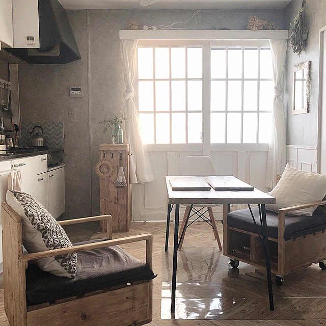 リメイクシート 白 無地 壁紙 シール 賃貸 剥がせる 防水 ホワイト キッチン テーブル ドア 家具 扉 リメイク シート 原状回復 ペンキ 下地用シート 貼ってはがせる Hatte Me ハッテミー ペインタブル 巾137cm 1m単位切り売り 壁紙屋本舗のレビュー クチコミとして