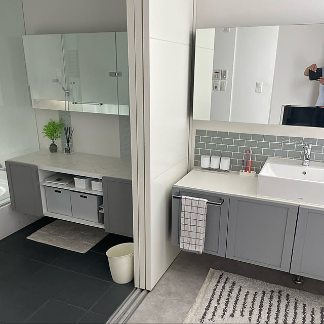 Yoillione タイルシール 防水 厚め 10枚 耐熱 キッチン 洗面所 剥がせる モザイクタイル 壁紙シール 賃貸 Diy 3d リメイクシート 北欧 トイレ雰囲気転換 レンガ調 ライトグレーのレビュー クチコミとして参考になる投稿9枚 Roomclipショッピング