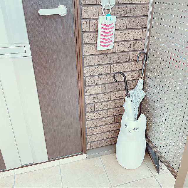 Peikko ペイッコ 傘立て 猫 傘立て かさたて 陶器 白猫 黒猫 ネコ ねこ アンブレラスタンド コンパクト シンプル 玄関 収納 傘 ポスター 置物 オブジェ ガーデニング かわいい おしゃれ 新生活 キャット ナチュラル シンプル 北欧 レトのレビュー クチコミとして参考 Peikko ペイッコ 傘立て 猫 傘立て かさたて 陶器 白猫 黒猫 ネコ ねこ アンブレラスタンド コンパクト シンプル 玄関 収納 傘 ポスター 置物 オブジェ ガーデニング かわいい おしゃれ 新生活 キャット ナチュラル シンプル 北欧 レトのレビュー クチコミとして参考