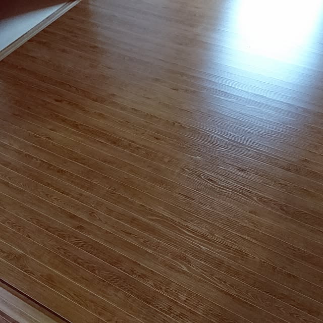 1梱包タイプ 低ホルマリン ヴィンテージ ウッドカーペット 江戸間 6畳用 約260 350cm Pj 40シリーズ フローリング フローリングカーペット 6帖 和室 6畳 マット おしゃれ ヴィンテージ リビング ナチュラル 六畳 Pj 45のレビュー クチコミとして参考になる投稿6枚