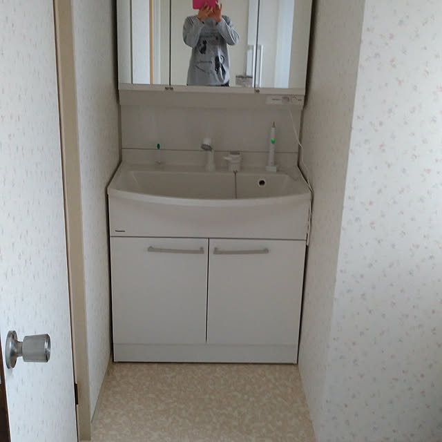 奈良木建 パナソニック 洗面化粧台 エムライン Mline 間口75cm 3面鏡 Gqm75kscw Gqm75k3smk 電源コード付き Pnja1032y あすつくのレビュー 口コミとして参考になる投稿2枚 Roomclip ルームクリップ 奈良木建 パナソニック 洗面化粧台 エムライン Mline 間口75cm 3面鏡 Gqm75kscw Gqm75k3smk 電源コード付き Pnja1032y あすつくのレビュー 口コミとして参考になる投稿2枚 Roomclip ルームクリップ
