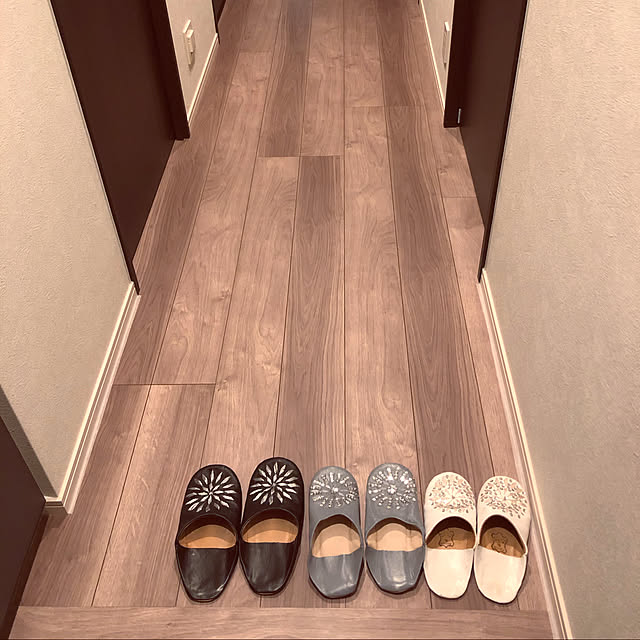 刺繍 バブーシュ モロッコ 23cm 27cm ルームシューズ レディース スリッパ レザー 本革 革 皮 おしゃれ 可愛い かわいい 海外 北欧 アンティーク カラフル 黒 ブラック 白 ホワイト ブラウン ネイビー 刺繍 蒸れない 来客 来客用 楽 お揃い