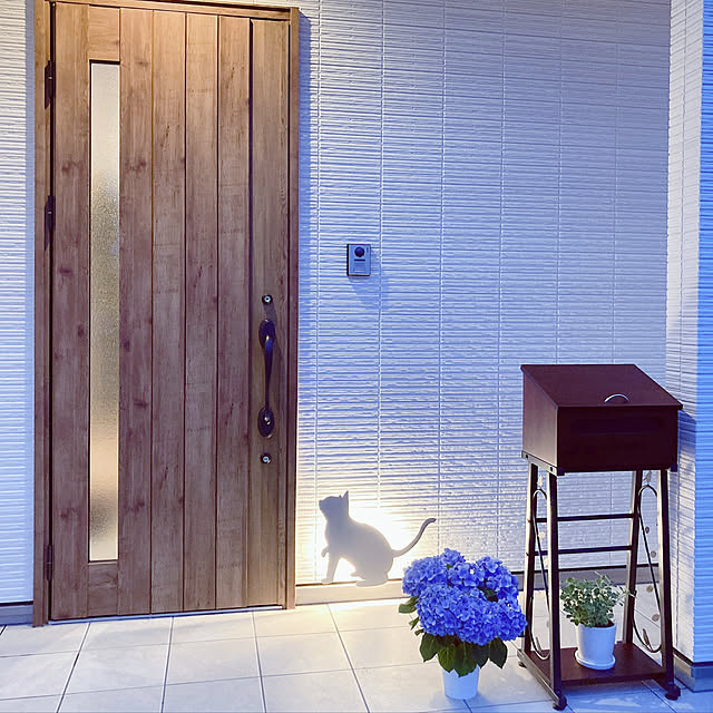 ポスト 置き型 スタンドタイプ ポスト スタンド おしゃれ 北欧 木製 郵便 アンティーク スタンドポスト の アンティーク 置き 型 メールボックス ブラウン ホワイト 門柱 大型 ネームシール 大容量 Nico ニコ 人気 お得 デザインと機能性を兼ね備えたdiy 工具 おもちゃ