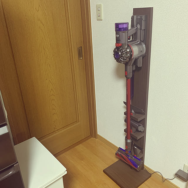写真付きレビュー】サンワサプライ ダイソン スタンド 壁掛け 収納スタンド 掃除機 コードレス V11 V10 V8 V7 V6 DC74 DC62 DC45 DC35 マキタ dysonスティッククリーナー汎用スタンド アタッチメント収納対応 木目の通販商品口コミ情報 | RoomClipショッピング 写真付きレビュー】サンワサプライ ダイソン スタンド 壁掛け 収納スタンド 掃除機 コードレス V11 V10 V8 V7 V6 DC74 DC62 DC45 DC35 マキタ dysonスティッククリーナー汎用スタンド アタッチメント収納対応 木目の通販商品口コミ情報 | RoomClipショッピング
