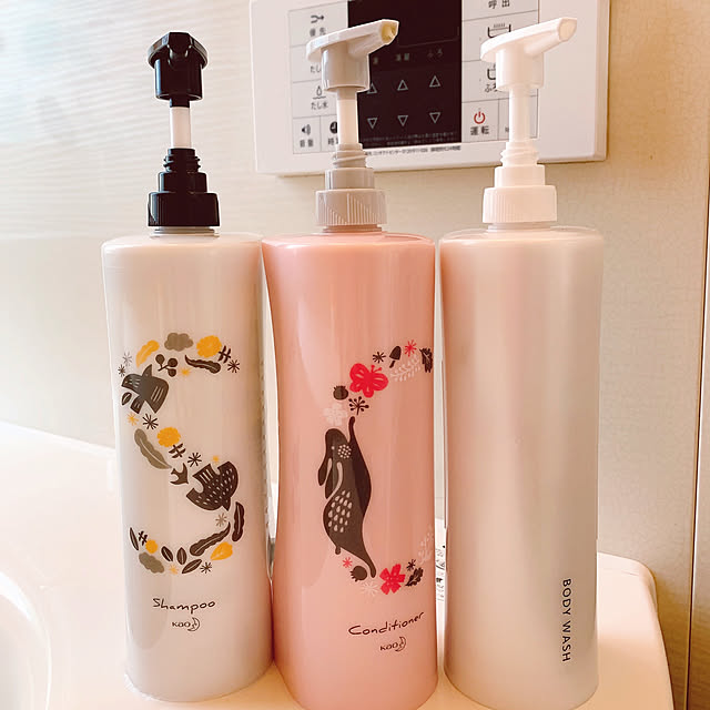 スマートホルダー セット シャンプー コンディショナー ホワイト デザイン No 140 花王のシャンプー コンディショナーつめかえ用 ラクラクecoパック は別売りです A ホワイト デザイン 2個アソートのレビュー クチコミとして参考になる投稿0枚