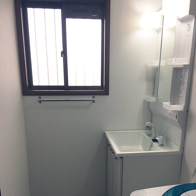 Lixil Inax リクシル おしゃれ 洗面台 洗面化粧台 セット 間口600mm幅 本体 D7n4 605sy1 W ホワイト ミラー1面鏡 Md7x2 601yfju 洗面化粧台 600 のレビュー クチコミとして参考になる投稿1枚 Roomclip ルームクリップ