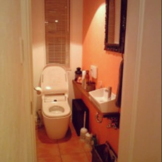 バス トイレ オレンジ 壁紙 アラウーノ テラコッタタイルのインテリア実例 15 03 02 15 46 22 Roomclip ルームクリップ