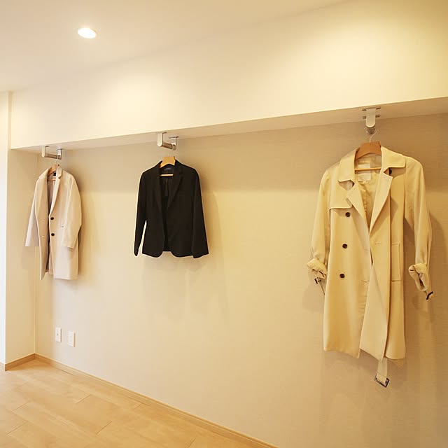 写真付きレビュー 木製 ハンガー 本セット 44cm おしゃれ 高級感 アンティーク 北欧 おしゃれ 無印 すべらない 収納 クローゼット ワイシャツ 引っ越し 新生活の通販商品 口コミ情報 Roomclipショッピング