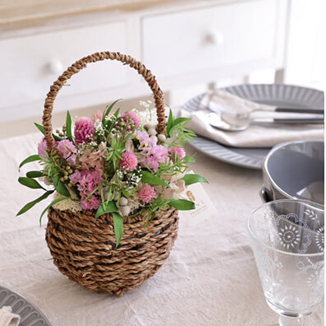 写真付きレビュー プリザーブドフラワー ギフト プレゼント 花 ストロベリーガーデン 誕生日 結婚祝い 開店祝い 開業祝い お祝い 就任祝い 退職祝い バスケット 千日紅 スターチス 新築祝い お返し 引越し祝い おしゃれ お礼 退職祝い 彼女 奥さん 有料バッグ ギフト