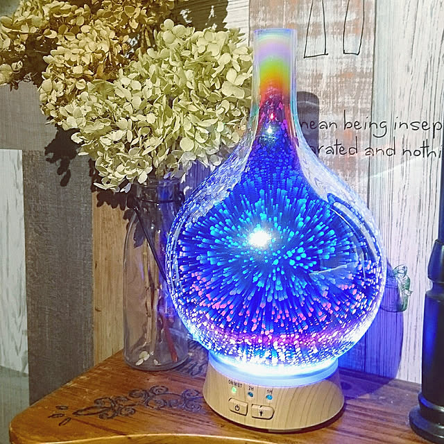 アロマディフューザー 超音波式 Led ライト Shining Diffuser シャイニングディフューザー おしゃれ タイマー ガラス アロマオイル 木目調 テレワーク ホワイトデー インテリア プレゼント 花火 水溶性アロマオイル2本付き 芳香浴のレビュー クチコミとして参考になる