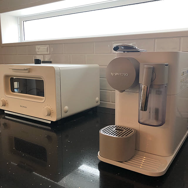 写真付きレビュー 公式 ネスプレッソ カプセル式コーヒーメーカー ラティシマ ワン シルキーホワイト F111 Wh W エスプレッソマシン コーヒーメーカー コーヒーマシン エスプレッソマシーン エスプレッソメーカー おしゃれ家庭用 本格 マシン お手入れ簡単 白 一人用