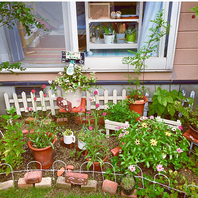 写真付きレビュー ミニバラ３色とミニ観葉の寄せ植え アートストーン22cm鉢植え の通販商品 口コミ情報 Roomclipショッピング