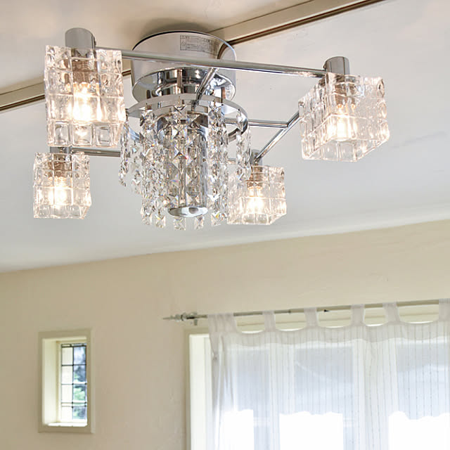 今だけ 全品p5倍 シャンデリア 照明 電気 10畳 11畳 12畳 高級 シーリングライト おしゃれ 天井 天井照明 ライト 8灯 リビング ダイニング 寝室 カフェ 明るい 10畳 12畳 インテリア Led シャンデリア 照明器具 Laci レイシー 8灯シーリングのレビュー クチコミとして