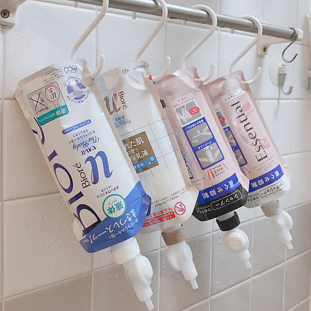 写真付きレビュー】らくらくスイッチ セット ボディウォッシュ用 吊り下げホルダー ボディーソープ 花王の通販商品口コミ情報 | RoomClipショッピング 写真付きレビュー】らくらくスイッチ セット ボディウォッシュ用 吊り下げホルダー ボディーソープ 花王の通販商品口コミ情報 | RoomClipショッピング