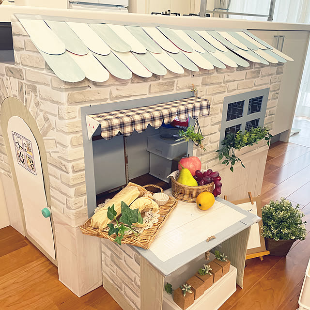 身近な資材で暮らしを彩る！ダンボールの賢い再利用方法6選