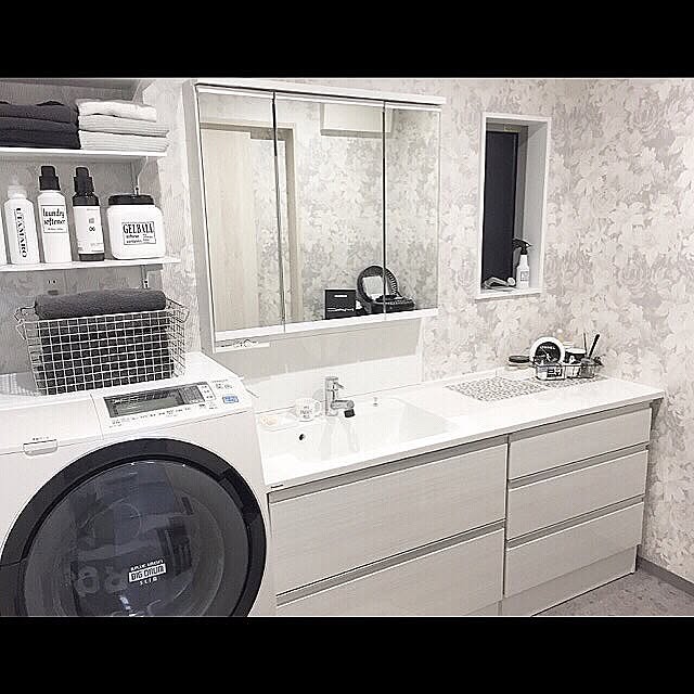 バス トイレ モノトーンインテリア Diy 三面鏡 脱衣所 などのインテリア実例 17 01 12 18 05 43 Roomclip ルームクリップ