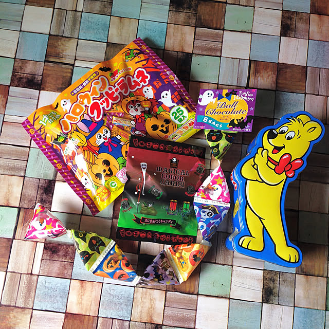 訳あり 在庫限り ハリボー ゴールドベア缶 雑貨 ハリボーグッズ シェイプ グミ ハリボーゴールドベア缶 ブルー 青 250g Haribo ポイント消化 可愛い ユニーク プレゼント お土産 サプライズ 送料込み 送料無料 グミマニアのレビュー クチコミとして参考になる投稿2