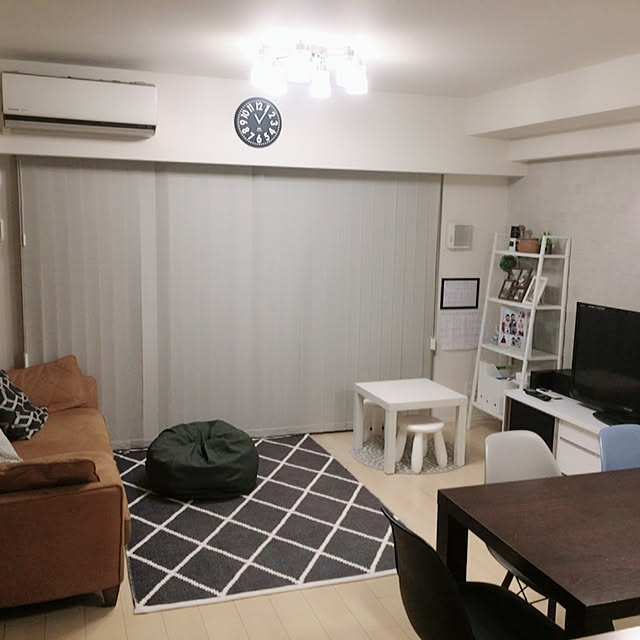 写真付きレビュー Ikea イケア サイドテーブル ハイグロス ホワイト 白 55x55cm A Lack ラック 寝具 収納 ナイト テーブル おしゃれ シンプル 北欧 かわいい 家具の通販商品 口コミ情報 Roomclipショッピング