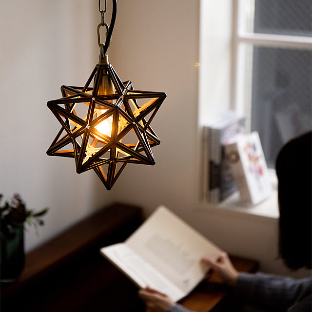 写真付きレビュー ペンダントライト 1灯 エトワールスモール Etoile Small P L 北欧 デザイン 照明 おしゃれ 一人暮らし ダイニング用 食卓用 寝室 間接照明 リビング用 居間用 内 玄関 照明器具 子供部屋 トイレ 電気 内玄関 キッチン アンティーク 天井照明 かわいい