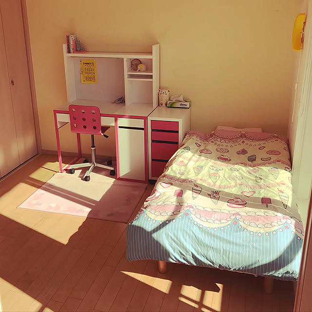 写真付きレビュー イケア Ikea Original Micke ミッケ ワークデスク ホワイト ピンク 105x50 Cmの通販商品 口コミ情報 Roomclipショッピング