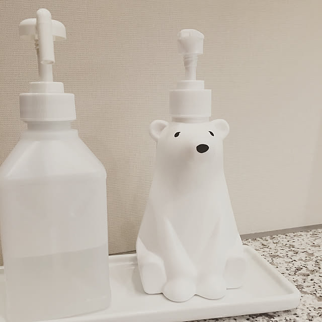 ベアディスペンサー Sサイズ 300ml ディスペンサー ボトル シャンプー コンディショナー ハンドソープ 食器用洗剤 くま クマ どうぶつ型 アニマル 雑貨 台所 ユニーク キッチン バス 浴室 かわいい おしゃれ プチギフト ギフト プレゼント 贈り物 誕生日 新生活