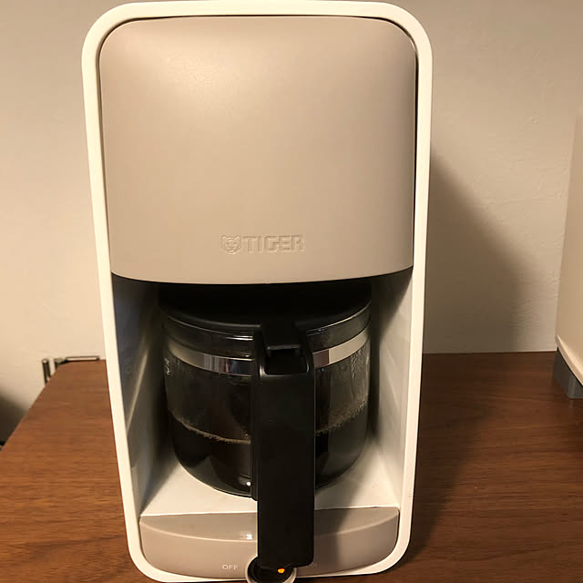 写真付きレビュー タイガー コーヒーメーカー ガラスサーバー 0 81l Adc B060 ホワイト タイガー魔法瓶 コーヒー 6杯分 保温機能 おしゃれの通販商品 口コミ情報 Roomclipショッピング