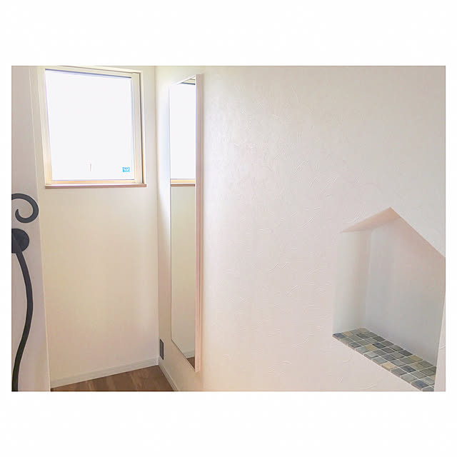 写真付きレビュー Arne 全身鏡 スリムミラー 姿見 壁掛け ウォールミラー 鏡 白 ホワイト 全身 壁掛けミラー ミラー 細枠 おしゃれ 大型 賃貸 大きい 薄い 洗面鏡 幅広 玄関 国産 日本製 ワイド 縦 横 壁掛ミラー 全身ミラー 北欧 かがみ 洗面所 シンプル